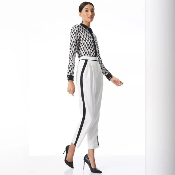 NWT $375 Alice + Olivia Willa Graphic Silk Button-Up Shirt Blouse - Picture 5 of 8